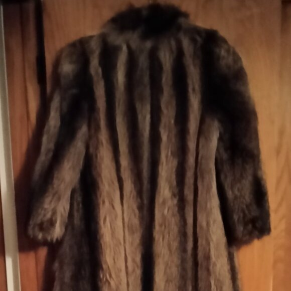 A pre-owned Raccoon fur coat - Picture 6 of 7